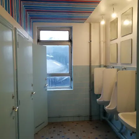 Ghostel 1st: Alternative Arts Experience For Creative Minds Homestay Charleroi