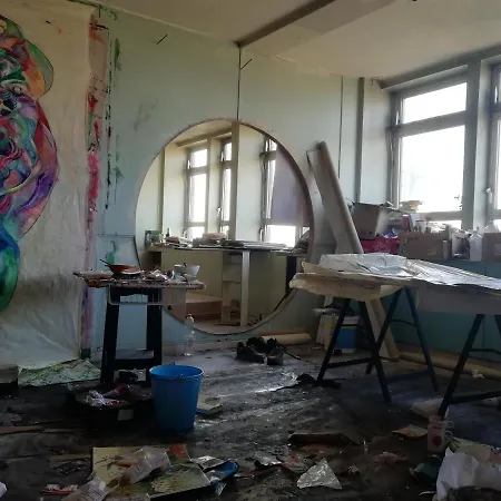 Adventure Alternative - - Arts-factory-experience - For Artists, Makers And Open Minds - Attention, We Are Not A And Are Not Adapted For Everybody - Read Host Warnings Before Reservation - Providence,be Asbl Privatunterkunft
