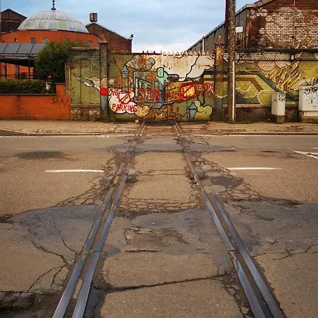 Ghostel 1st - Aventure Alternative - - Arts-factory-experience - For Artists, Makers And Open Minds - Attention, We Are Not A And Are Not Adapted For Everybody - Read Host Warnings Before Reservation - Www,providence,be Asbl ホームステイ *