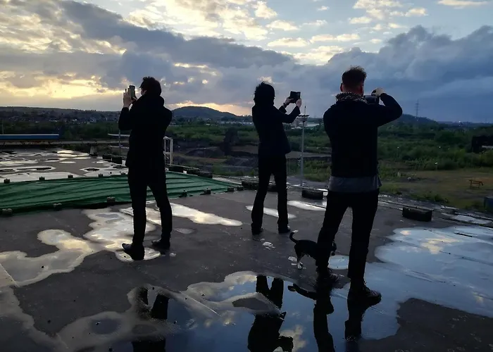 Adventure Alternative - - Arts-factory-experience - For Artists, Makers And Open Minds - Attention, We Are Not A And Are Not Adapted For Everybody - Read Host Warnings Before Reservation - Providence,be Asbl Charleroi